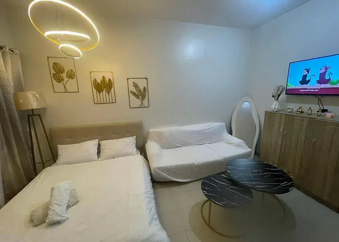 Tukshotel * Manila